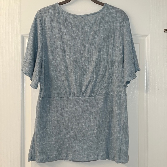 For & Rae Top - Picture 2 of 6